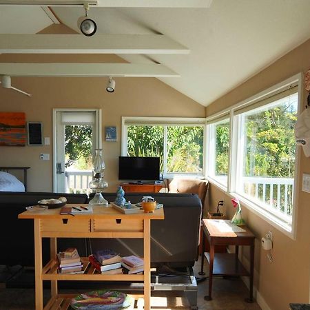פורט טאונסנד Idyllic Waterfront Cottage With Beach And Sunset Views מראה חיצוני תמונה